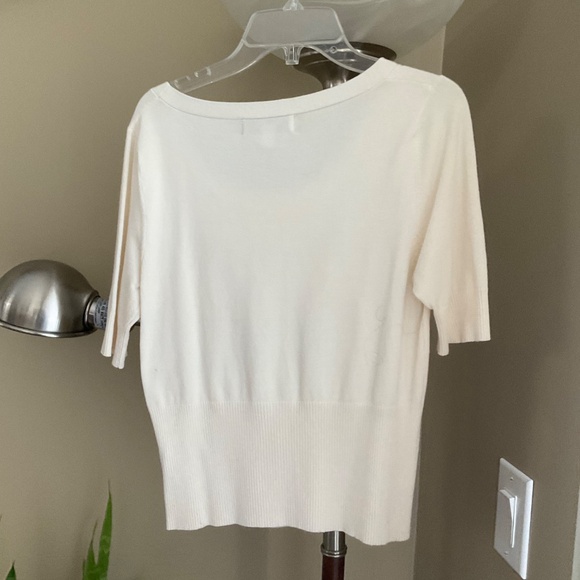 Isaac Mizrahi Short Sleeve White/Light Beige Sweater, Size Small - Picture 2 of 3